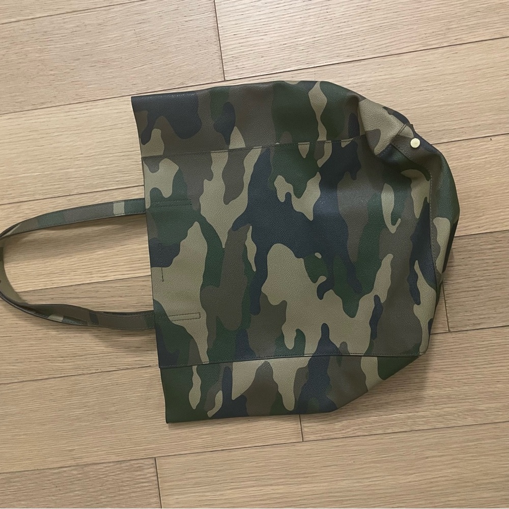 Banana Republic Ashbury Tote - Picture 4 of 6